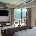 Flat Confortavel No Tropical Executive Hotel